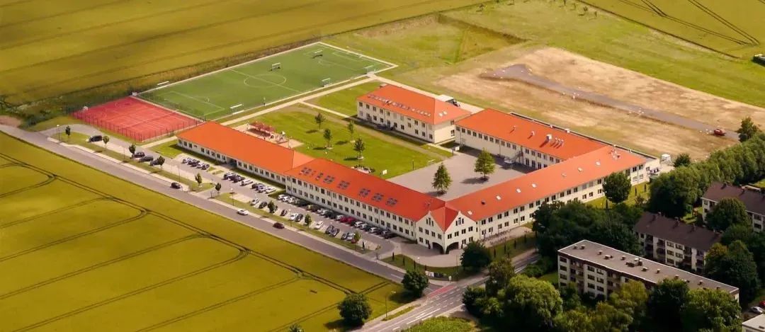 德国学校有英语课吗_德国人都会英语吗_高中考德国大学