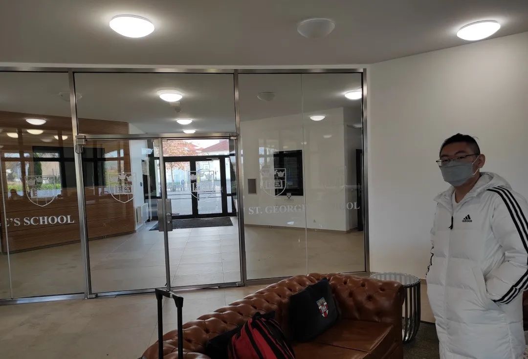 德国学校有英语课吗_高中考德国大学_德国人都会英语吗
