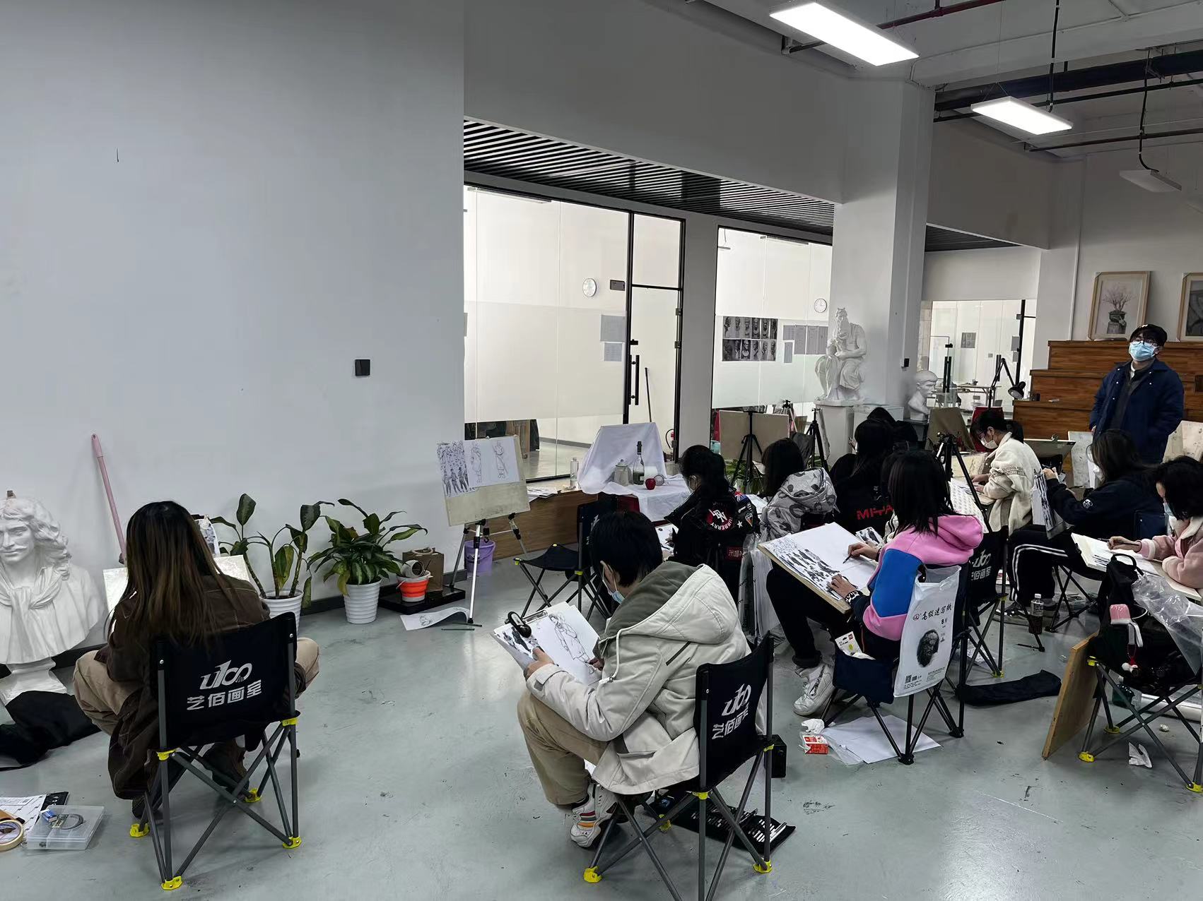 美术生培养费用_美术生集训学费_美术培训班收费价格表