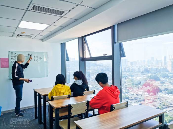 西班牙语A2初级培训课程,助你开启语言学习新旅程插图1 教学实况